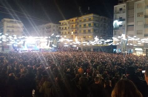 cenone di capodanno a cosenza|Capodanno in Piazza a Cosenza 2025 .